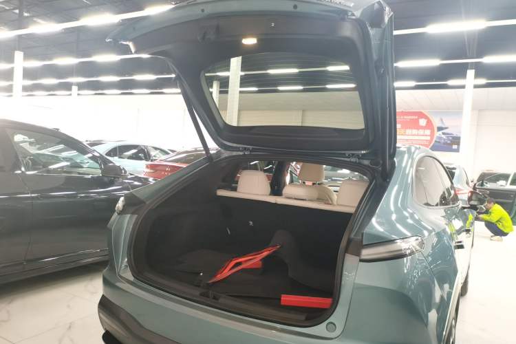 Used ONVO L60 2024 60 kWh Rear-Drive Version Trunk
