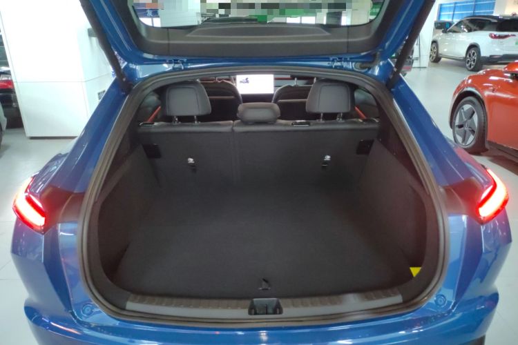 Used ONVO L60 2024 60 kWh All-Wheel Drive Trunk