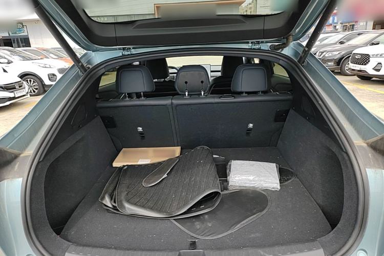 Used ONVO L60 2024 60 kWh Rear-Drive Version Trunk