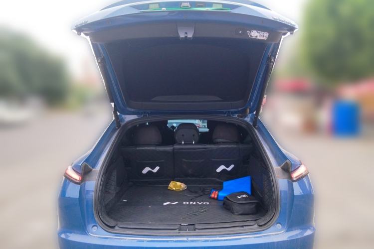 Used ONVO L60 2024 60 kWh Rear-Drive Version Trunk