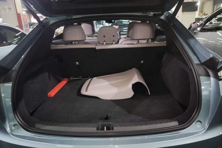 Used ONVO L60 2024 60 kWh Rear-Drive Version Trunk
