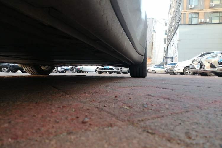 Used ONVO L60 2024 60 kWh All-Wheel Drive Chassis Front Left