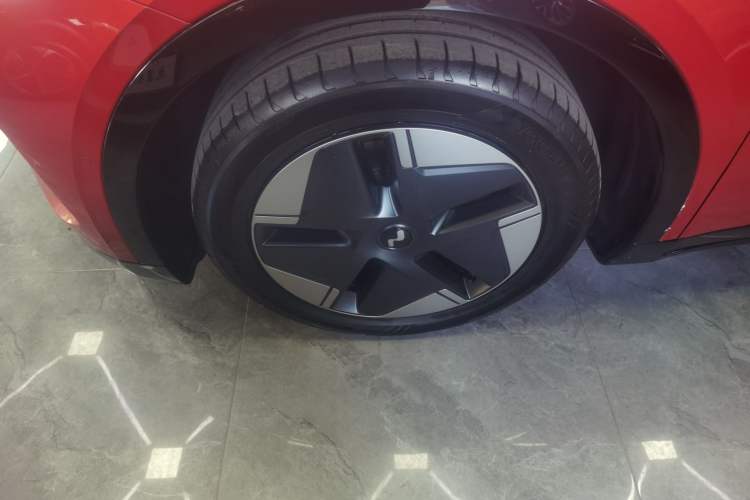 Used ONVO L60 2024 60 kWh All-Wheel Drive Exterior 4