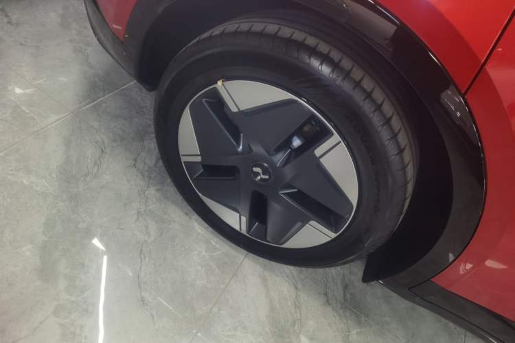 Used ONVO L60 2024 60 kWh All-Wheel Drive Exterior 5