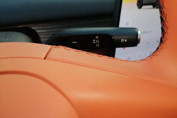 Used ONVO L60 2024 60 kWh All-Wheel Drive Gear Lever
