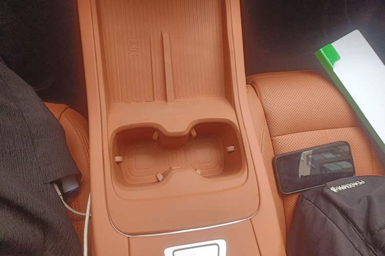 Used ONVO L60 2024 60 kWh Rear-Drive Version Gear Lever