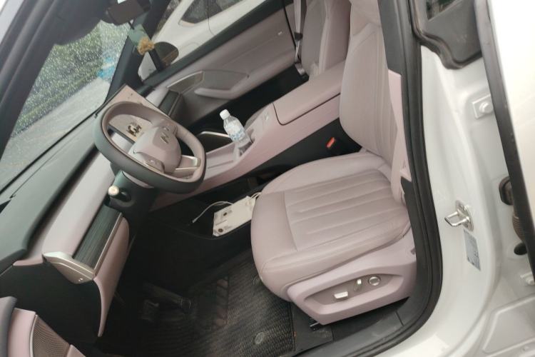 Used ONVO L60 2024 60 kWh All-Wheel Drive Left Front Seat