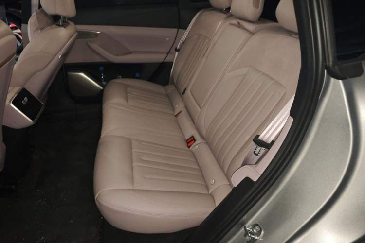Used ONVO L60 2024 60 kWh Rear-Drive Version Left Rear Seat