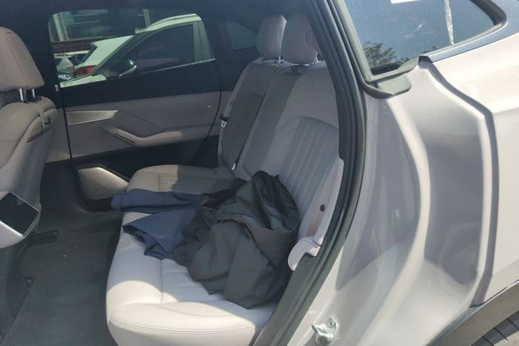 Used ONVO L60 2024 60 kWh All-Wheel Drive Left Rear Seat