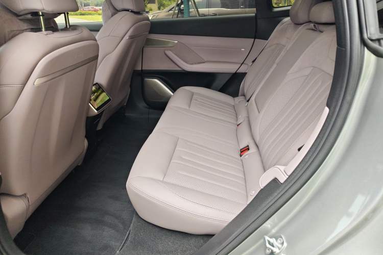 Used ONVO L60 2024 85 kWh Rear-Drive Version Left Rear Seat