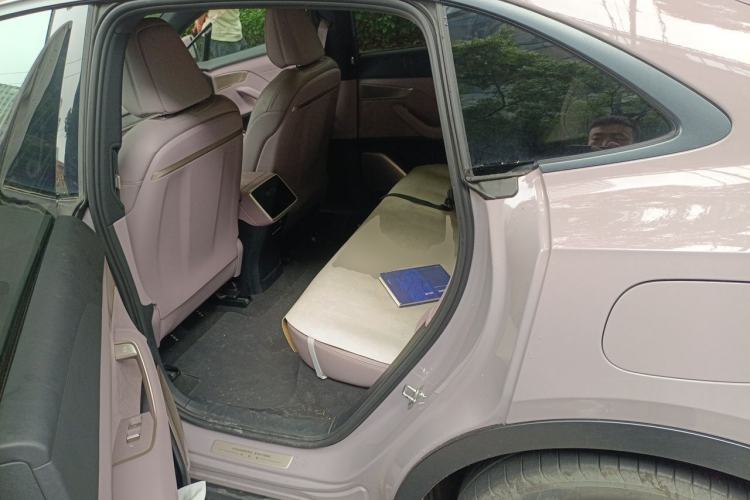 Used ONVO L60 2024 60 kWh Rear-Drive Version Left Rear Seat