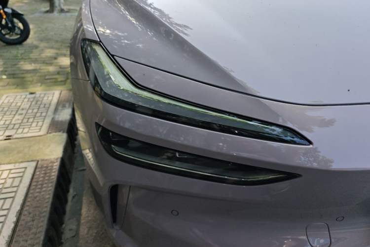 Used ONVO L60 2024 60 kWh All-Wheel Drive Right Front Headlight