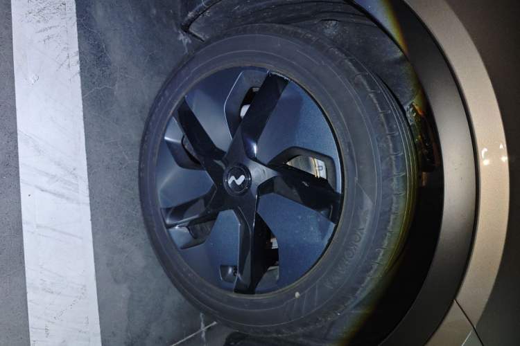Used ONVO L60 2024 60 kWh Rear-Drive Version Right Front Wheel Hub