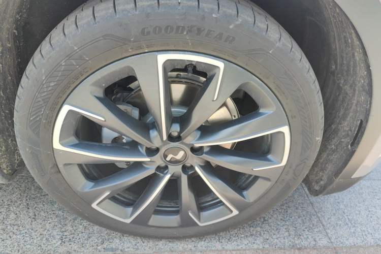 Used ONVO L60 2024 60 kWh All-Wheel Drive Right Front Wheel Hub