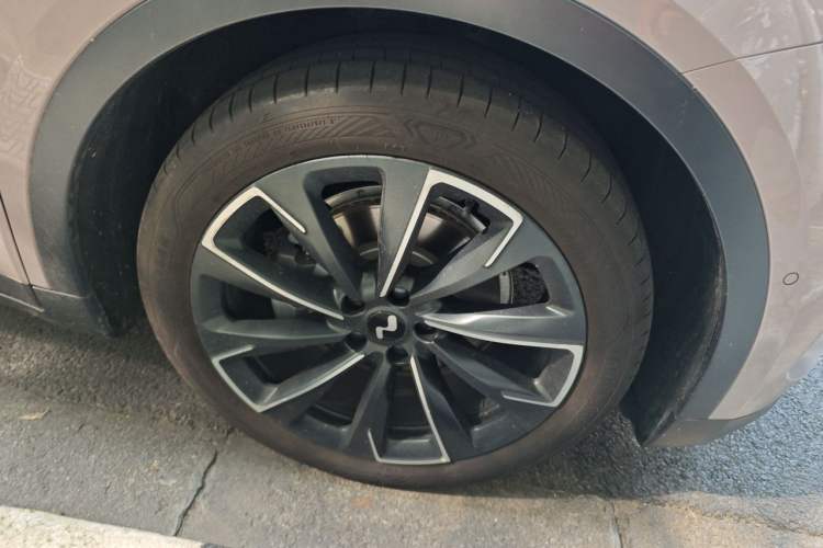 Used ONVO L60 2024 60 kWh All-Wheel Drive Right Front Wheel Hub