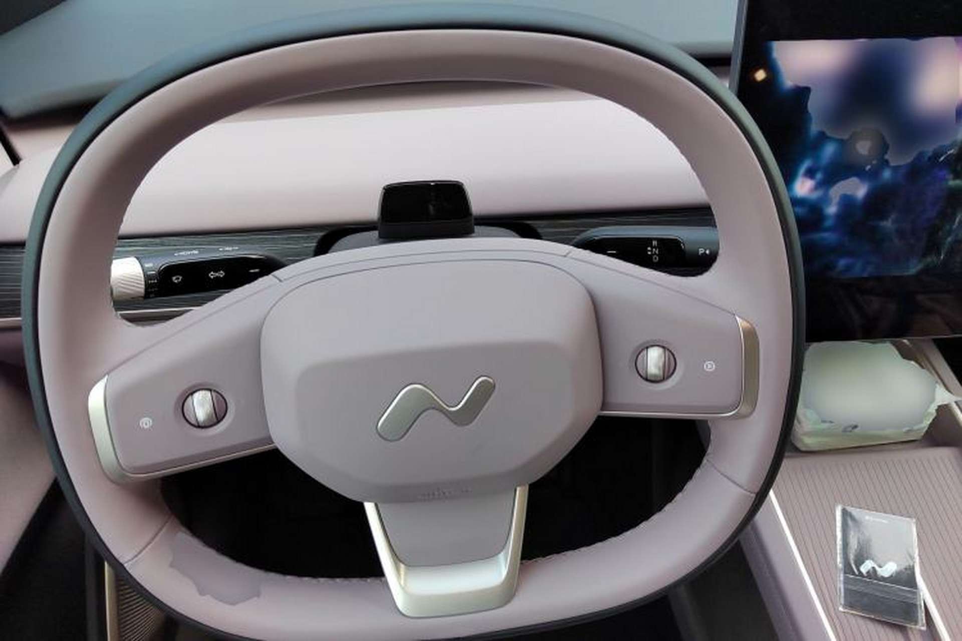 Used ONVO L60 2024 60 kWh All-Wheel Drive Steering Wheel