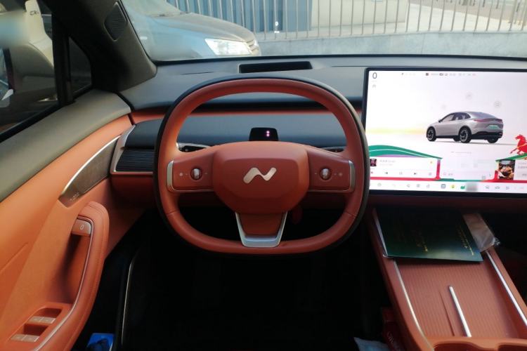 Used ONVO L60 2024 60 kWh All-Wheel Drive Steering Wheel