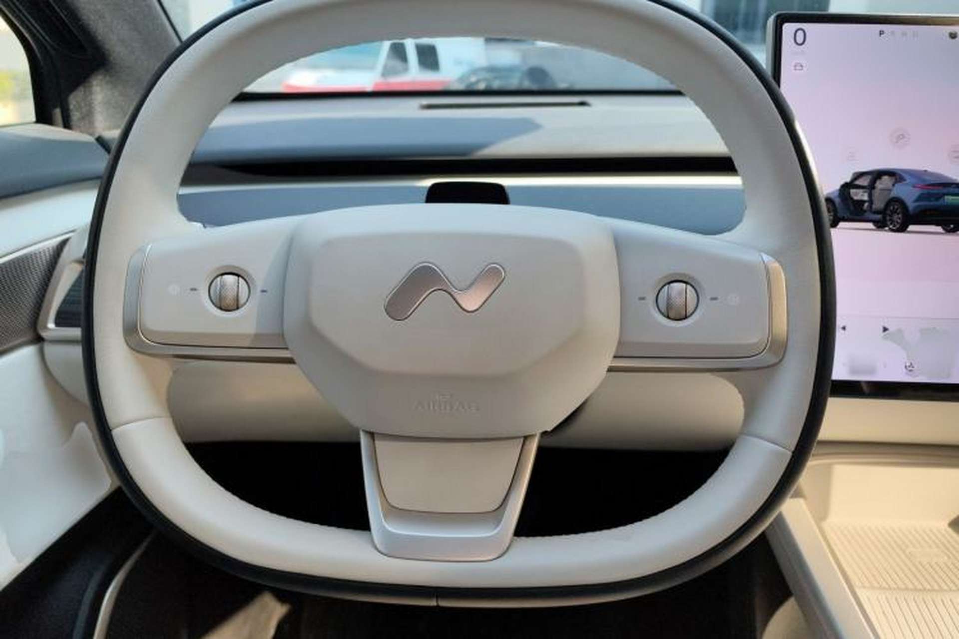 Used ONVO L60 2024 60 kWh All-Wheel Drive Steering Wheel