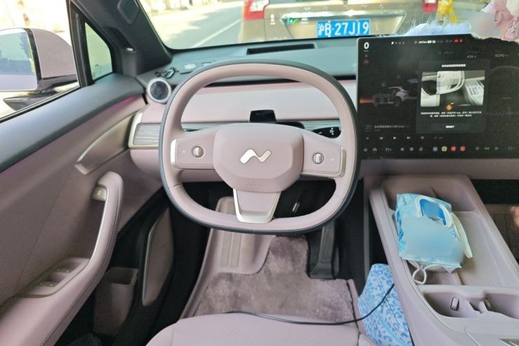 Used ONVO L60 2024 60 kWh All-Wheel Drive Steering Wheel