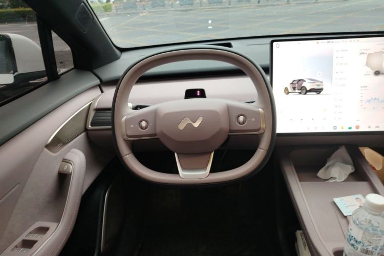 Used ONVO L60 2024 60 kWh All-Wheel Drive Steering Wheel