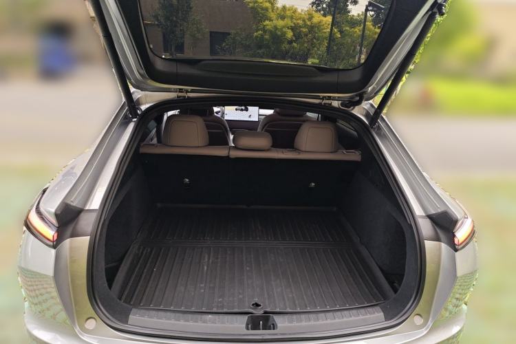 Used ONVO L60 2024 85 kWh Rear-Drive Version Trunk