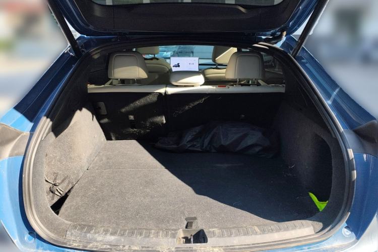Used ONVO L60 2024 60 kWh All-Wheel Drive Trunk
