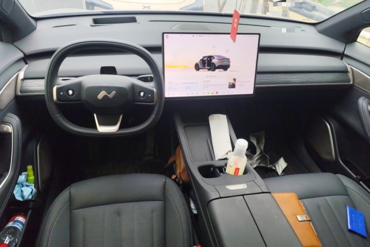 Used ONVO L60 2024 60 kWh Rear-Drive Version Center Console
