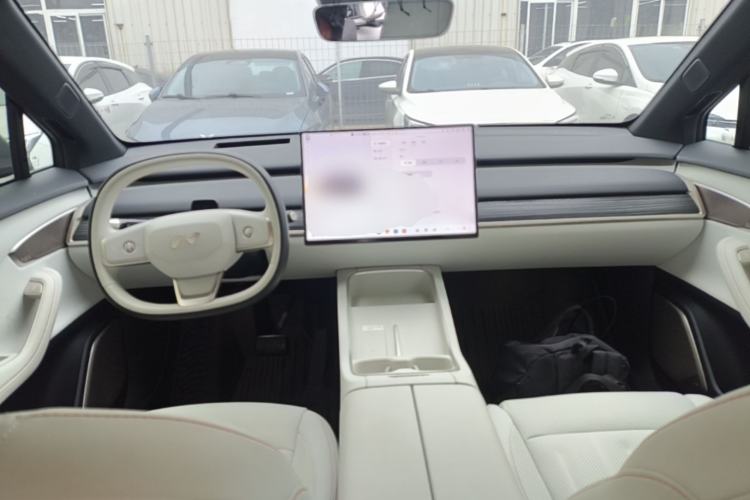 Used ONVO L60 2024 60 kWh Rear-Drive Version Center Console