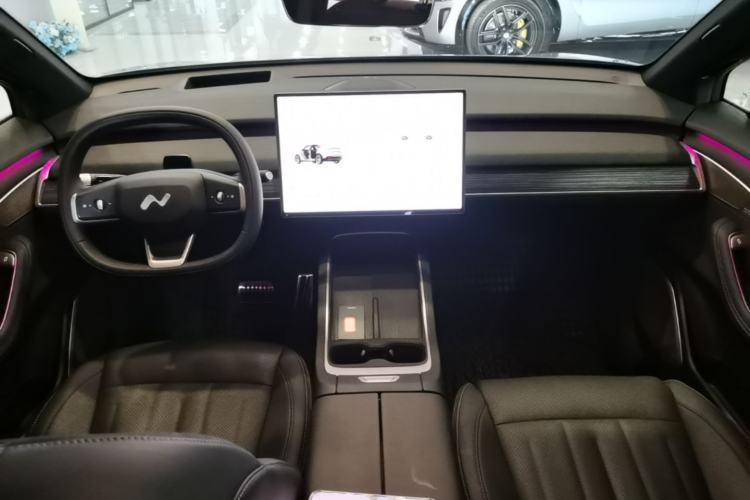 Used ONVO L60 2024 60 kWh Rear-Drive Version Center Console