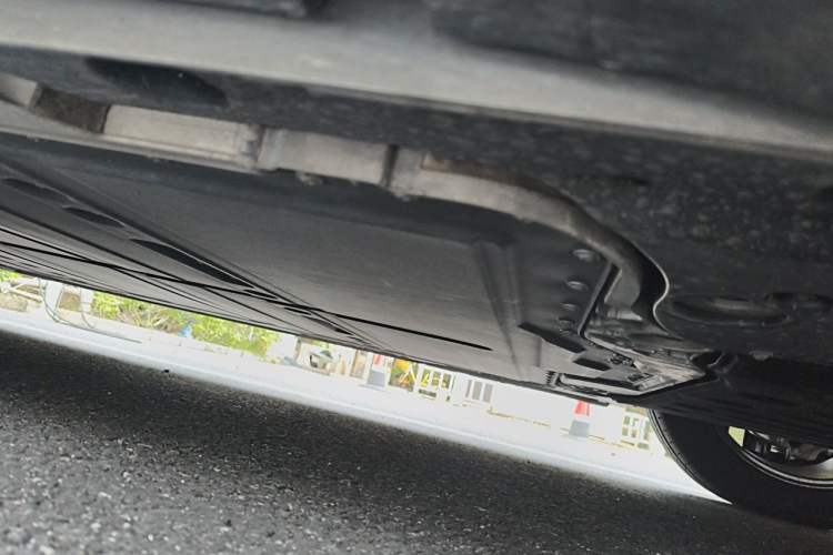 Used ONVO L60 2024 60 kWh Rear-Drive Version Chassis Front Right