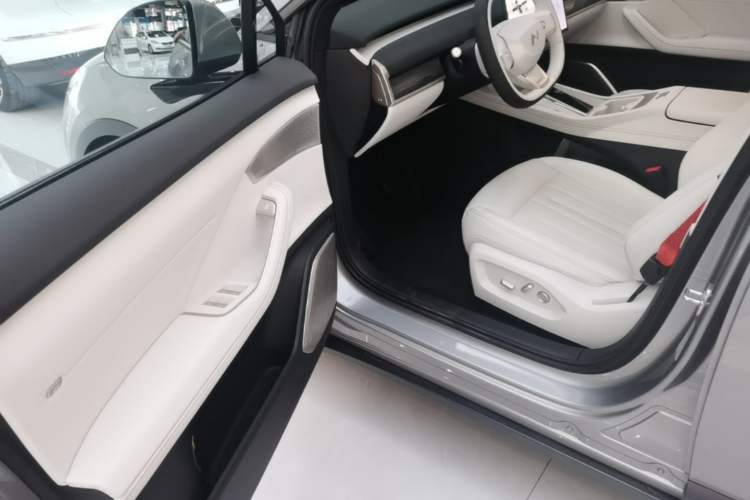 Used ONVO L60 2024 60 kWh Rear-Drive Version Driver Seat