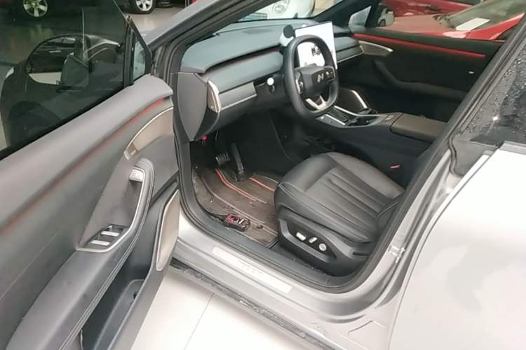 Used ONVO L60 2024 60 kWh Rear-Drive Version Driver Seat