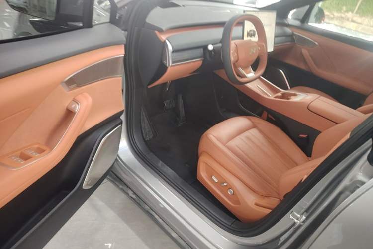 Used ONVO L60 2024 60 kWh Rear-Drive Version Driver Seat