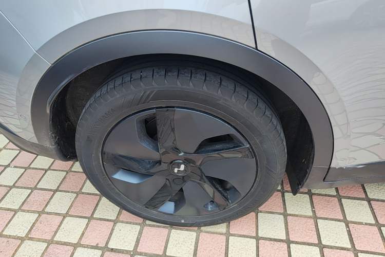 Used ONVO L60 2024 60 kWh Rear-Drive Version Exterior 3