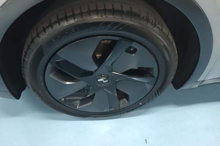 Used ONVO L60 2024 60 kWh Rear-Drive Version Exterior 4