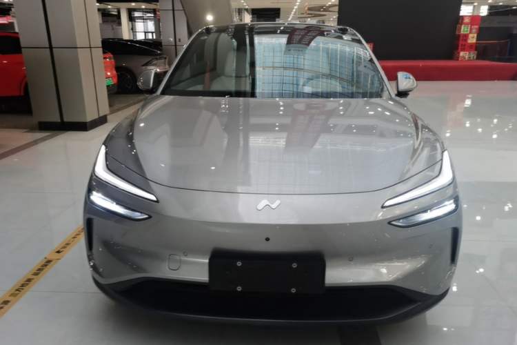 Used ONVO L60 2024 60 kWh Rear-Drive Version Front
