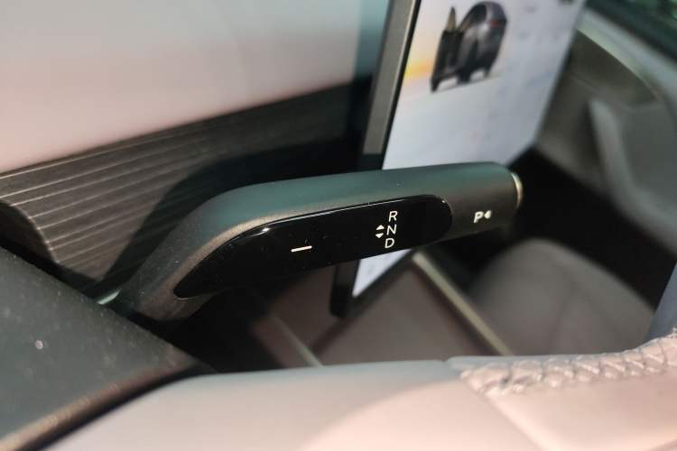 Used ONVO L60 2024 60 kWh Rear-Drive Version Gear Lever