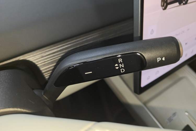 Used ONVO L60 2024 60 kWh All-Wheel Drive Gear Lever