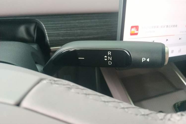 Used ONVO L60 2024 60 kWh Rear-Drive Version Gear Lever