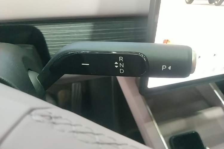 Used ONVO L60 2024 60 kWh Rear-Drive Version Gear Lever