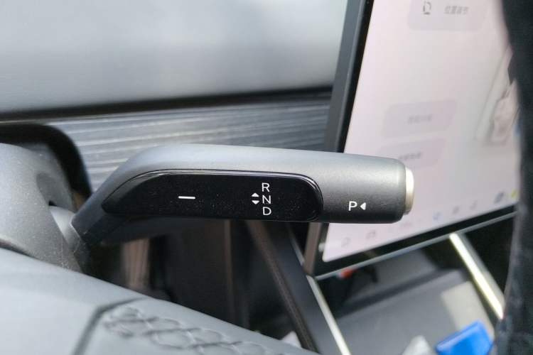 Used ONVO L60 2024 60 kWh Rear-Drive Version Gear Lever