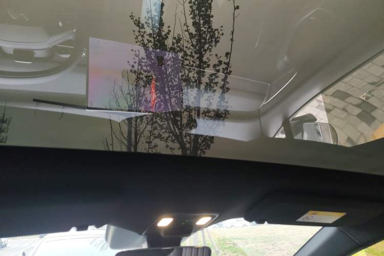 Used ONVO L60 2024 60 kWh Rear-Drive Version Headliner