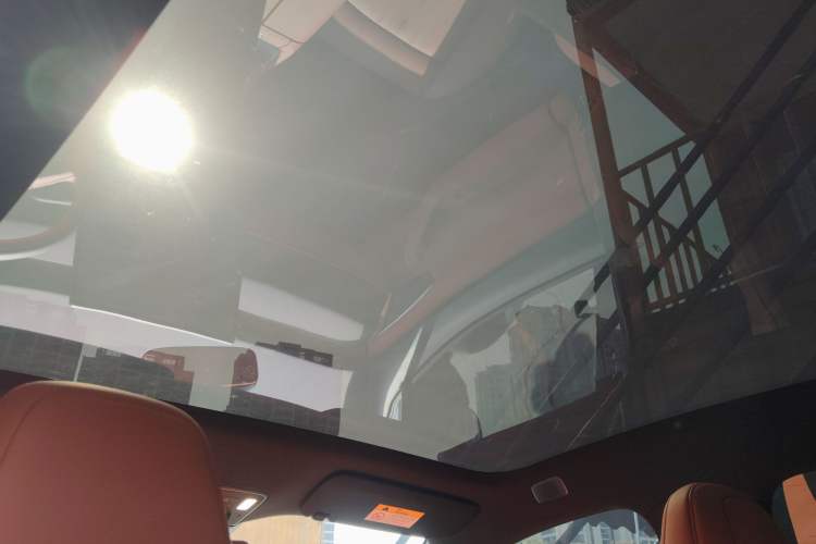Used ONVO L60 2024 60 kWh Rear-Drive Version Headliner