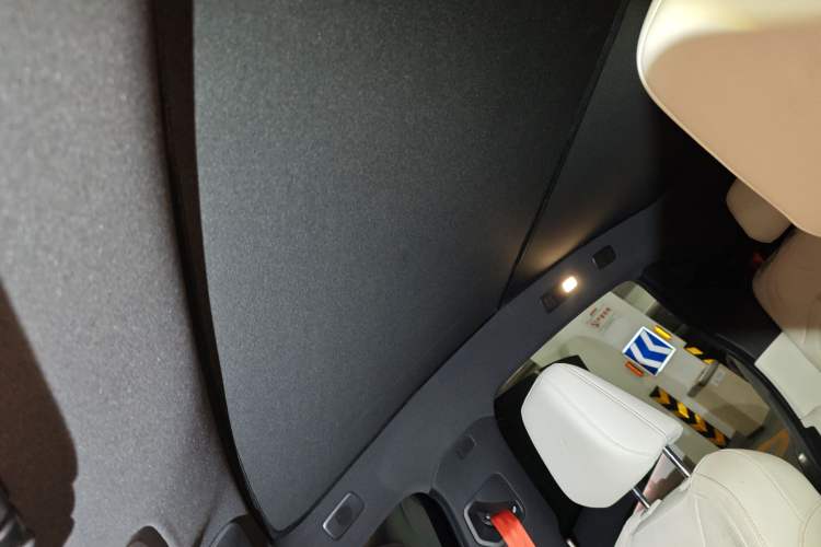 Used ONVO L60 2024 60 kWh Rear-Drive Version Headliner