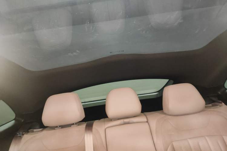 Used ONVO L60 2024 60 kWh Rear-Drive Version Headliner