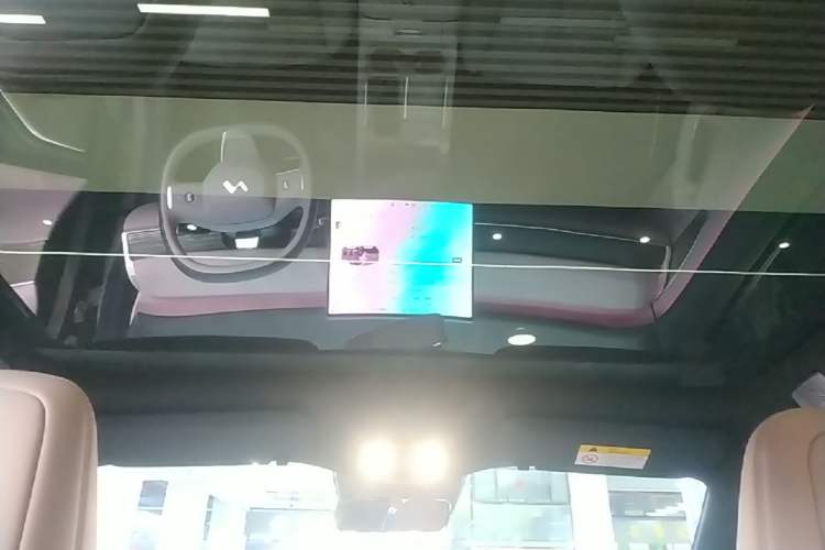 Used ONVO L60 2024 60 kWh Rear-Drive Version Headliner