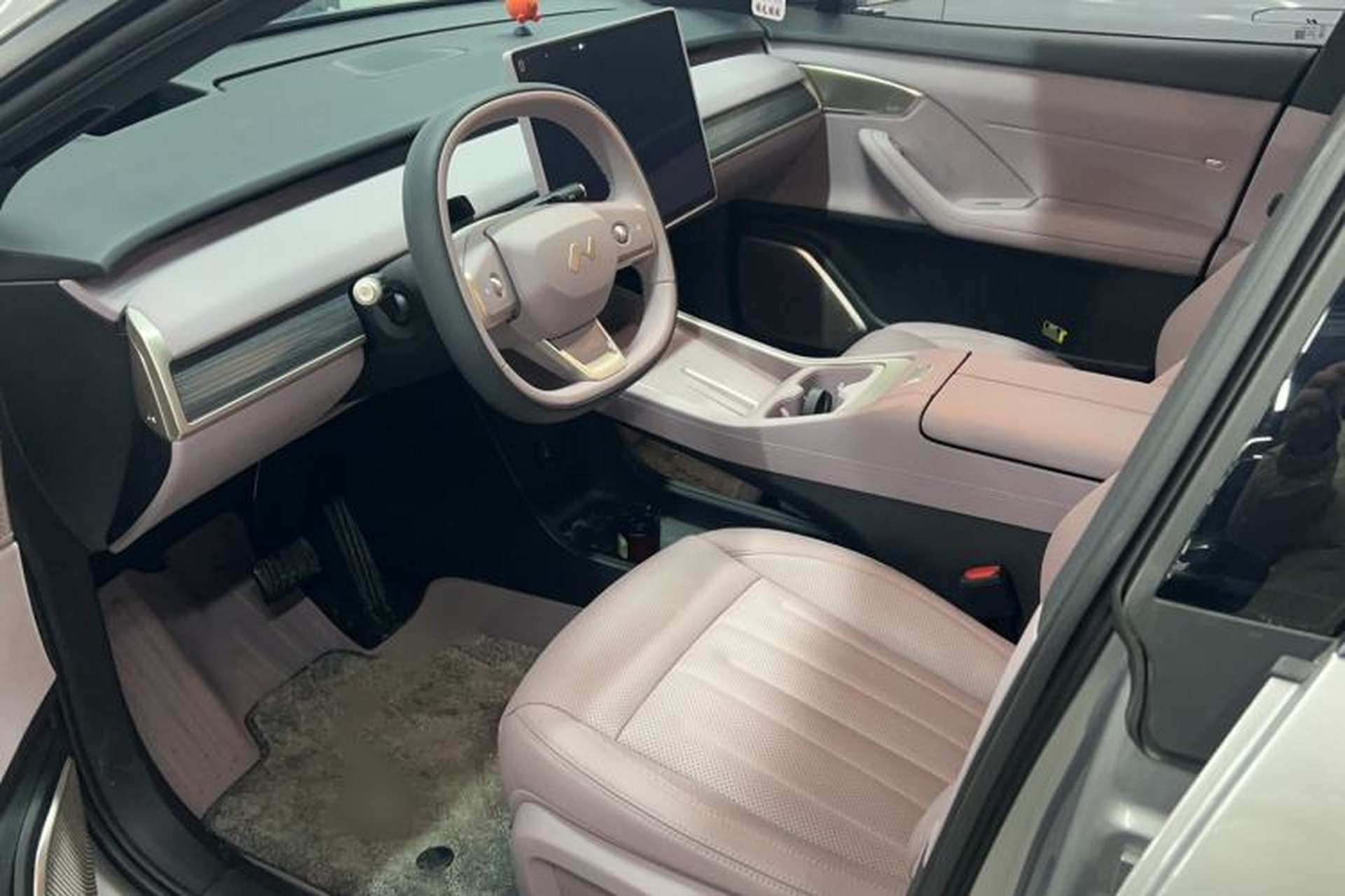 Used ONVO L60 2024 60 kWh Rear-Drive Version Interior 1