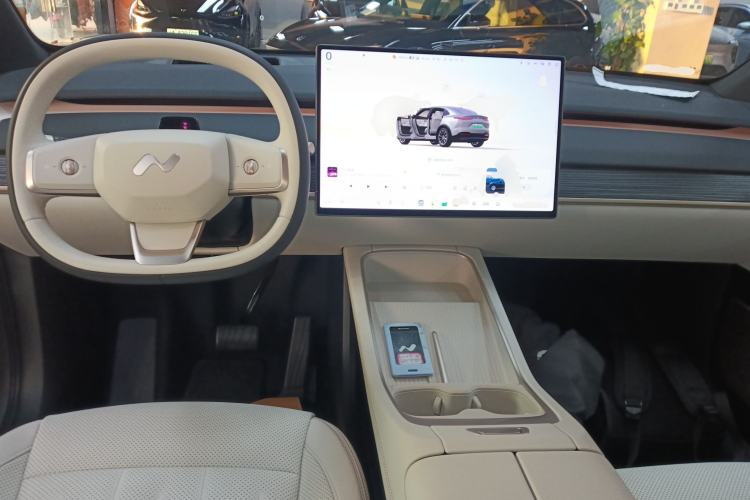 Used ONVO L60 2024 60 kWh All-Wheel Drive Interior 2