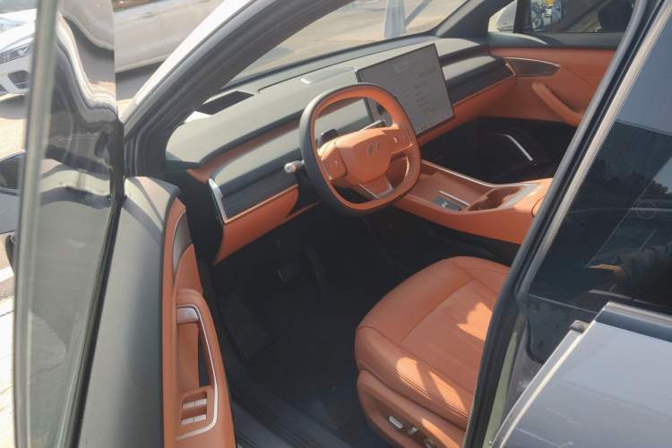 Used ONVO L60 2024 60 kWh Rear-Drive Version Interior 3