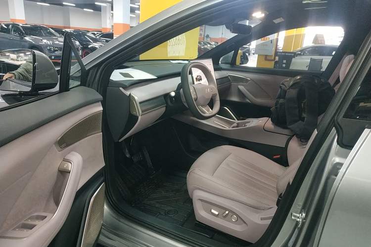 Used ONVO L60 2024 60 kWh Rear-Drive Version Interior 3
